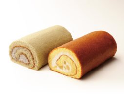 空飛ぶロールケーキ。「ふかふかロールケーキ」