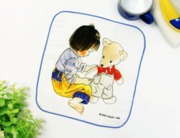 大好きな“こん”といつも一緒♪ 「こんとあき ガーゼハンカチ」