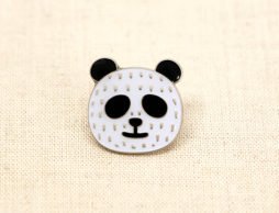 このパンダに見覚えあり…!? tuperatuperaピンバッジ3種登場