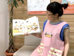【売れてます！】おはなし会でも人気者？『からすのパンやさん』が可愛い大人用エプロンに♪