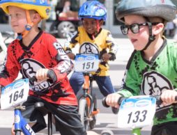 ストライダー　自転車の前
