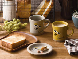シンプルだけど、胸がきゅんとなるかわいさ！フレデリックの「カオマグ」