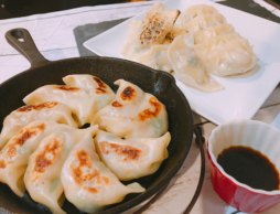 親子で作る餃子
