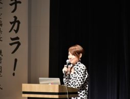 絵本ナビ編集長イソザキが登壇！市立図書館開館30周年記念講演会「絵本のチカラ！」