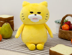 ふわふわでモチモチ…ついに「ノラネコぐんだん」がぬいぐるみに！ 可愛がってね。ニャー。