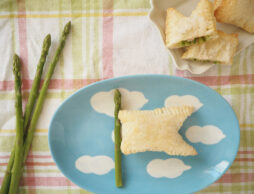 こどもの日に作りたい！アスパラがもっと好きになるレシピ「アスパラの鯉のぼりパイ」