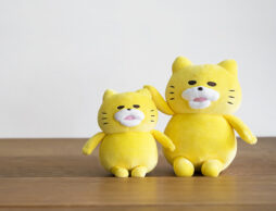 ちょっとだけ小さいニャー「ノラネコぐんだん ぬいぐるみ」に新サイズ登場♪