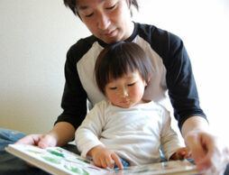 父の日に向けて「お父さんが子どもにすすめたい著者ランキング」を発表