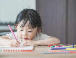 【おうち時間特集】親子で過ごすおうち時間はコレだ！絵本ナビスタイル記事厳選！