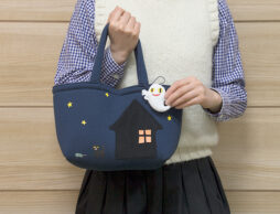 ちいさな「おばけ」が家にすっぽり！？ミニサイズがちょうどいい「ねないこだれだ トートバッグ」