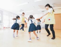 5歳児向けの室内遊び16選！ 発達にあわせた遊びの注意点も解説