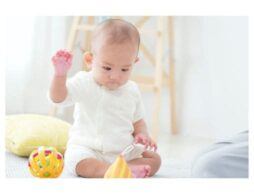 生後6ヵ月の赤ちゃんの発達・発育の目安は?育児のポイントも紹介
