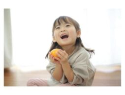 幼児教育はいつから始めるべき？適切なタイミングや効果を高めるポイントも紹介