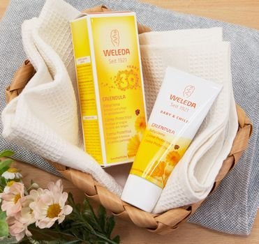 https://www.weleda.jp/shopping/%E3%82%AB%E3%83%86%E3%82%B4%E3%83%AA/%E3%83%99%E3%83%93%E3%83%BC%EF%BC%86%E3%83%9E%E3%83%9E/WELEDA/%E3%82%AB%E3%83%AC%E3%83%B3%E3%83%89%E3%83%A9-%E3%83%99%E3%83%93%E3%83%BC%E3%83%90%E3%83%BC%E3%83%A0/2_199.action